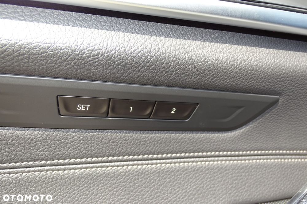 BMW Seria 5 530i Sport Line - 19