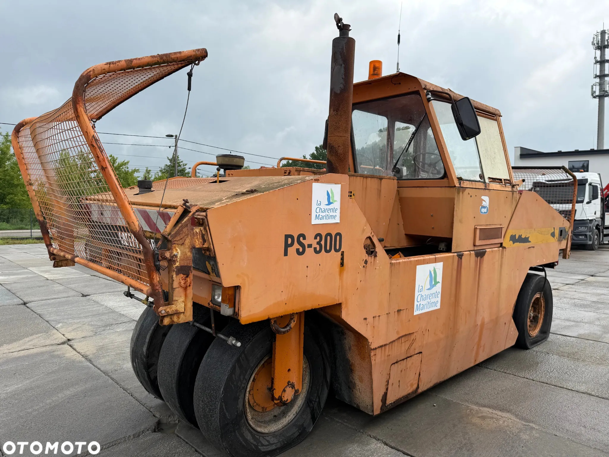 Caterpillar PS300 Walec Koła Gumowe - 13