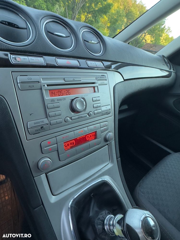 Ford Galaxy 2.0 TDCi DPF Ghia - 11