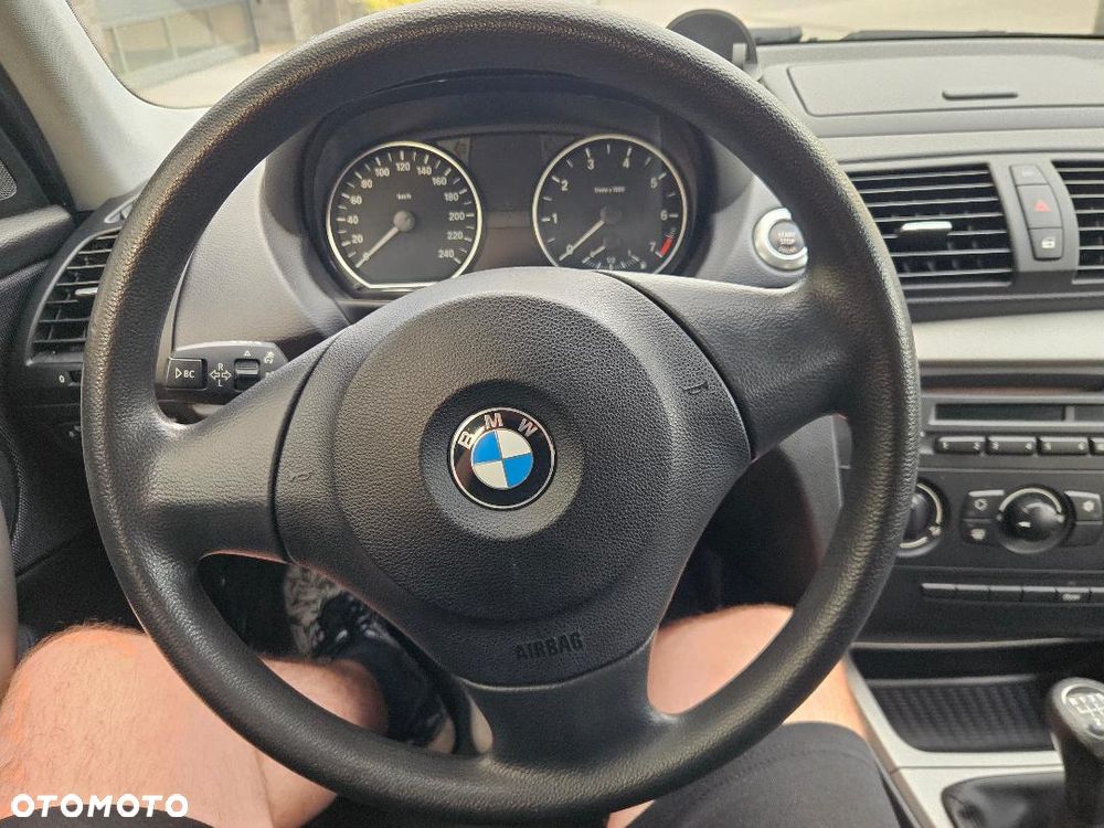 BMW Seria 1 - 23