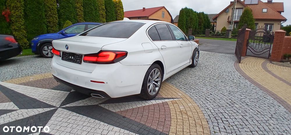 BMW Seria 5 530i Sport Line - 11