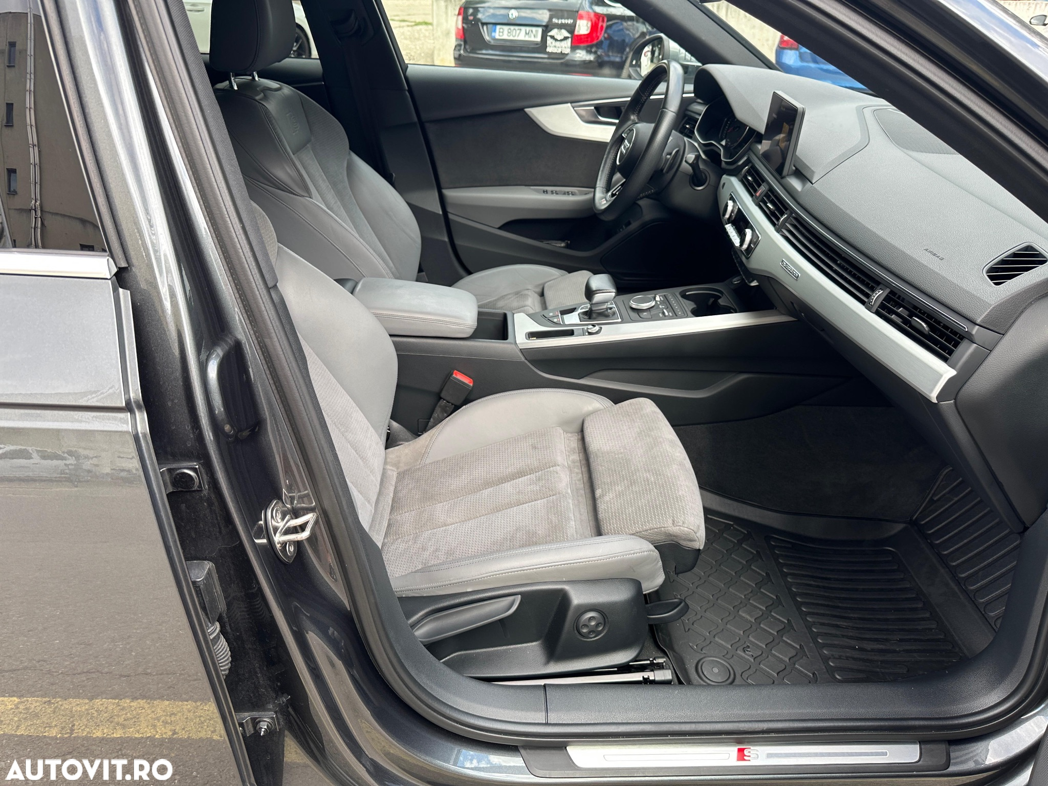 Audi A4 Avant 2.0 40 TDI quattro S tronic S Line - 12