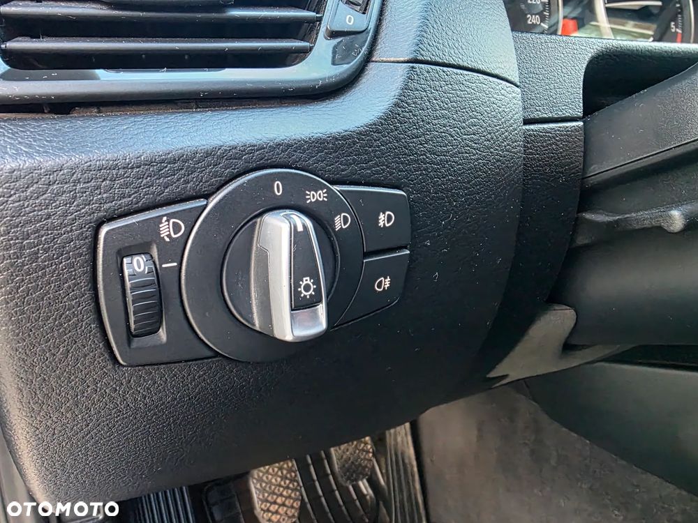 BMW X1 sDrive16d Sport Line - 26