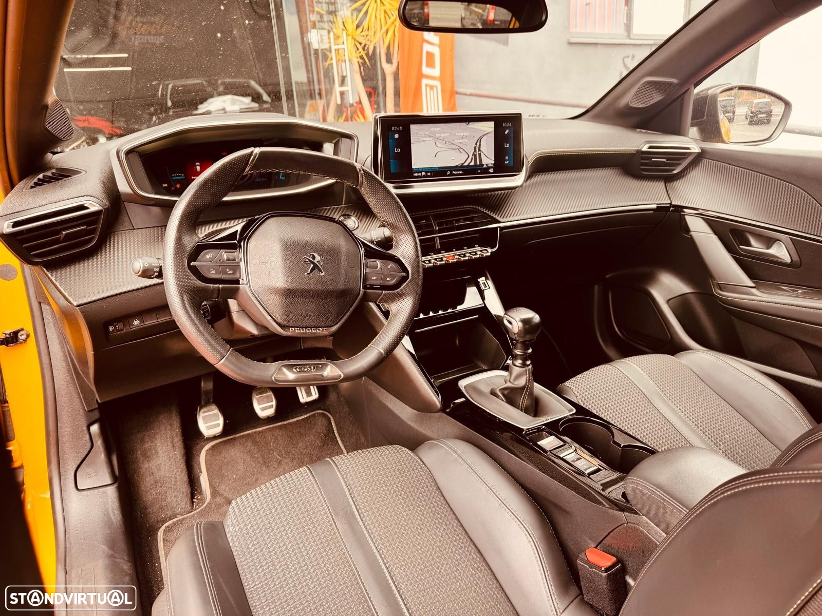 Peugeot 208 1.2 PureTech GT Line - 25