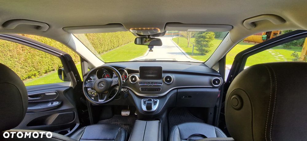 Mercedes-Benz Klasa V - 12