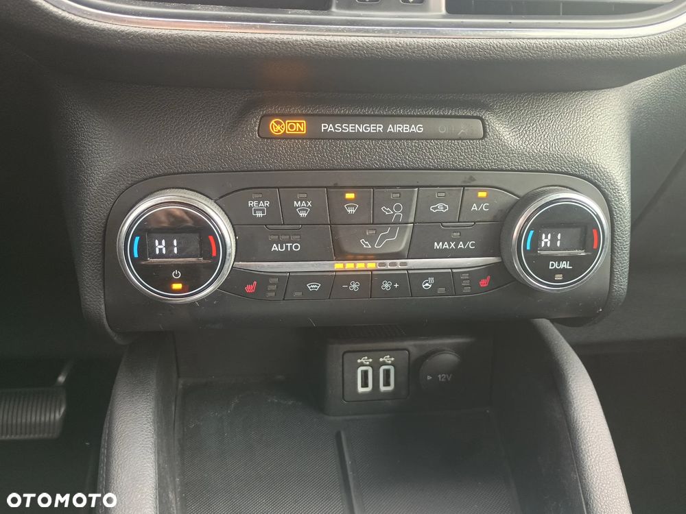 Ford Kuga 2.5 FHEV AWD Titanium eCVT - 23