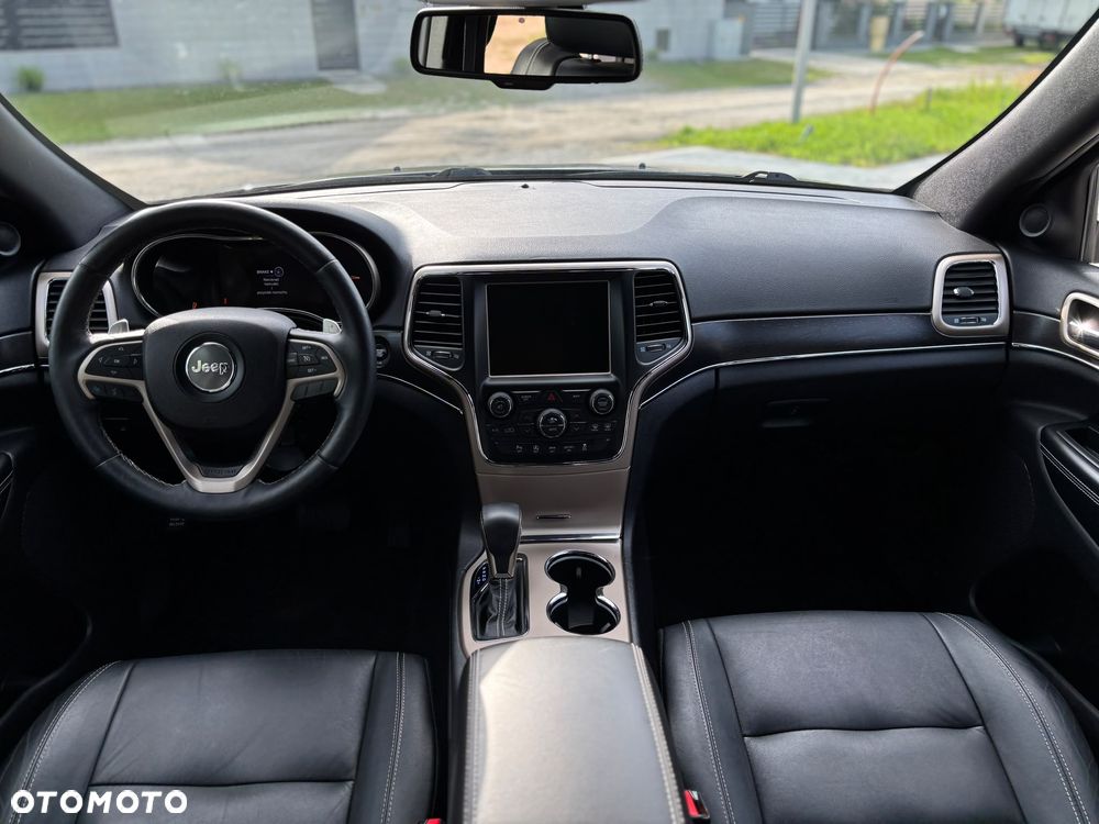 Jeep Grand Cherokee - 22