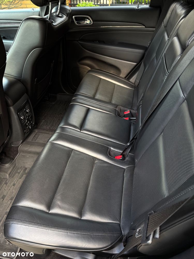 Jeep Grand Cherokee - 12