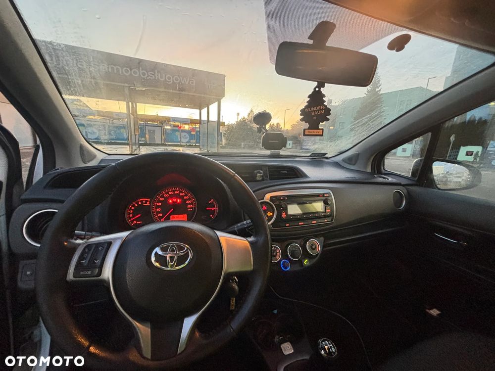 Toyota Yaris - 13