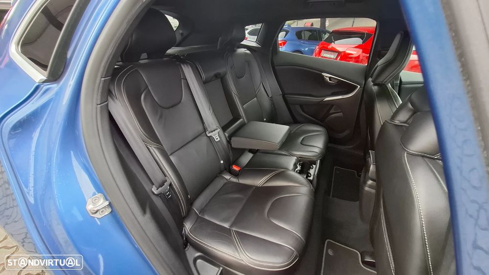Volvo V40 2.0 D2 R-Design - 36