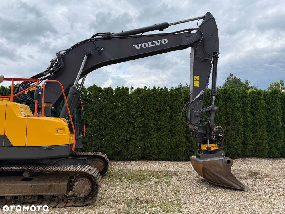 Volvo ECR 235 EL - 11