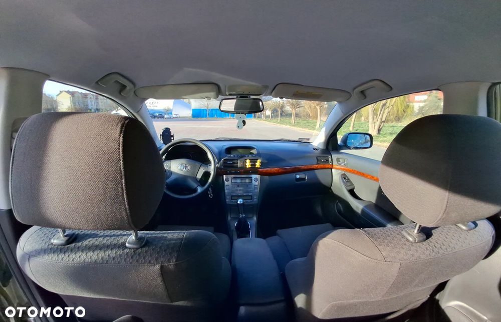 Toyota Avensis 1.8 VVT-i Sol - 14