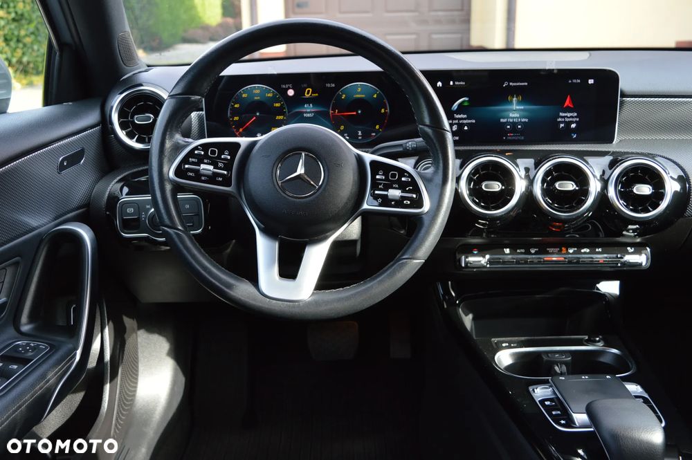Mercedes-Benz Klasa A 180 d Progressive 7G-DCT - 16