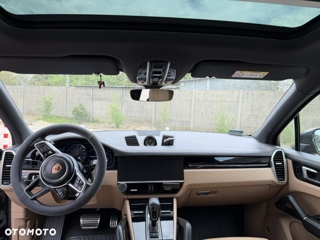 Porsche Cayenne S - 4
