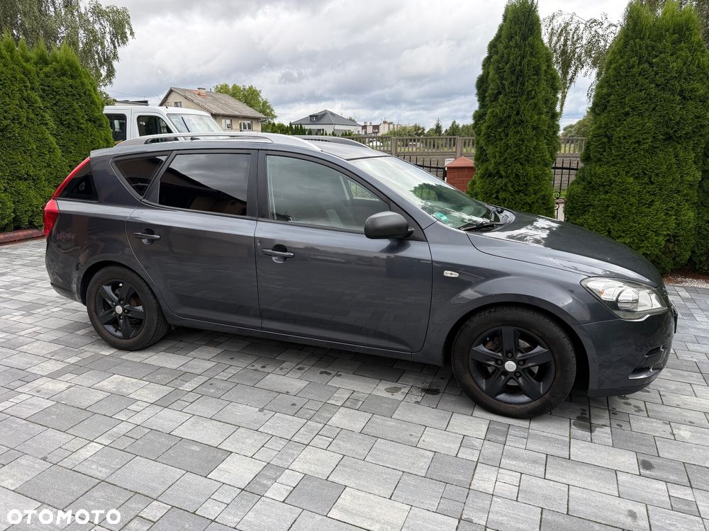 Kia Ceed - 4