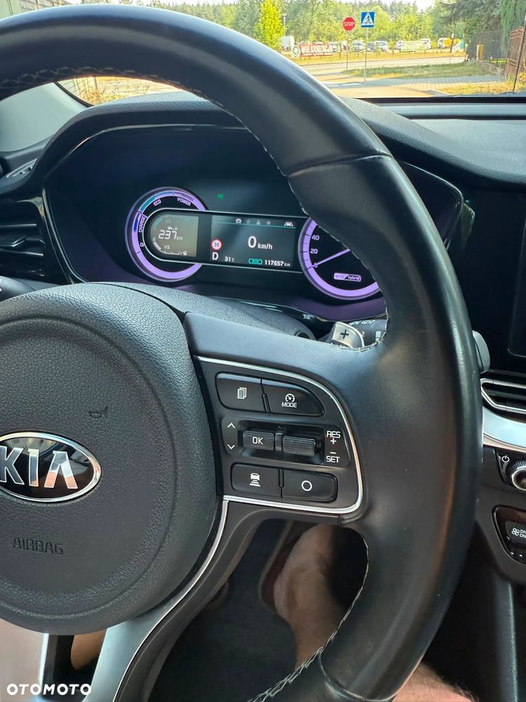 Kia Niro 1.6 GDI HEV 2WD OPF Edition 7 - 9