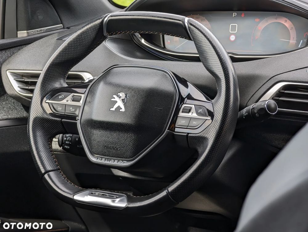Peugeot 5008 1.6 PureTech GT Line S&S EAT8 - 24