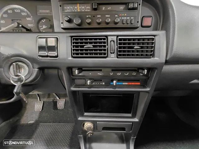 Toyota Corolla Sedan 1.3 XL 12V - 12