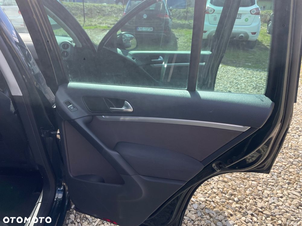 Volkswagen Tiguan - 19