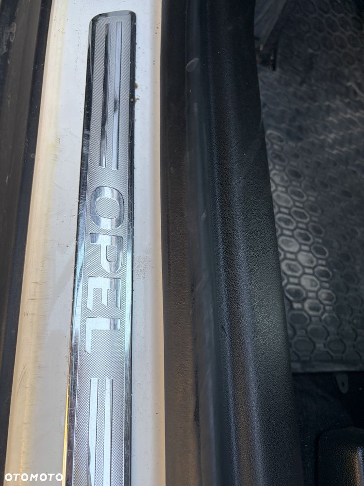 Opel Crossland X - 30