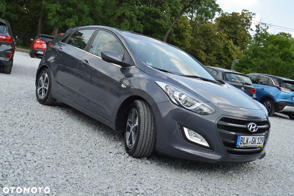 Hyundai i30 blue 1.6 GDI YES Gold - 18