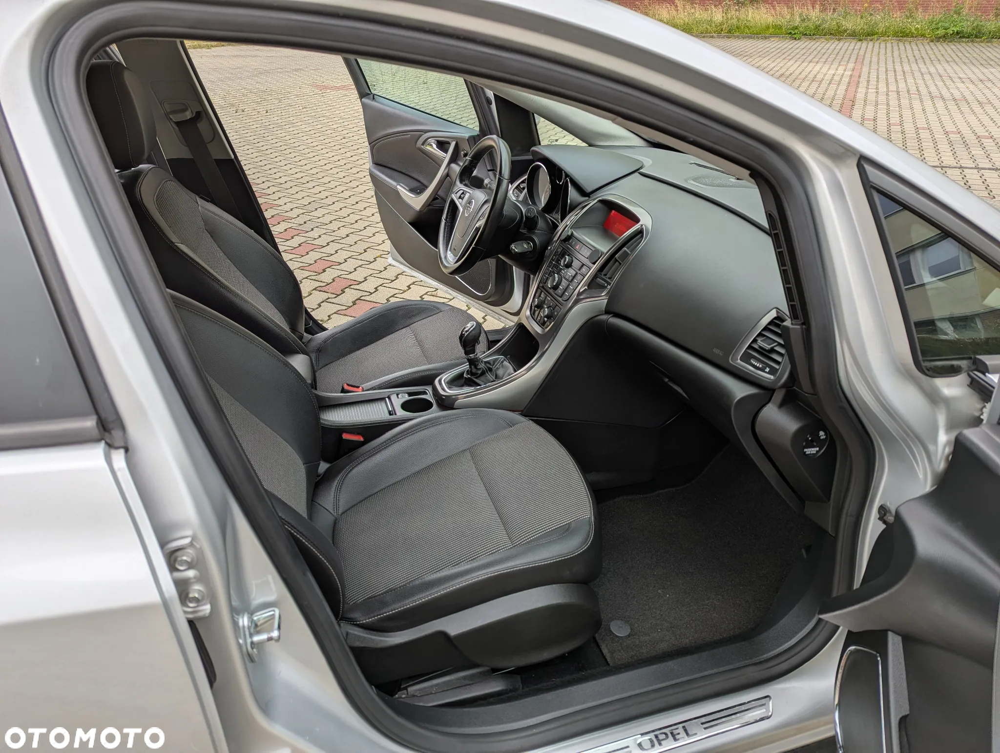 Opel Astra IV 1.4 T Sport - 33