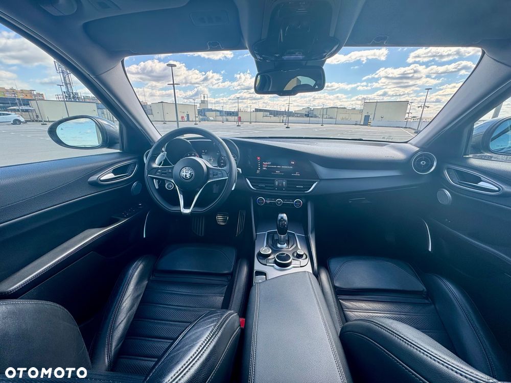 Alfa Romeo Giulia 2.0 Turbo 16V AT8 Veloce Ti - 14