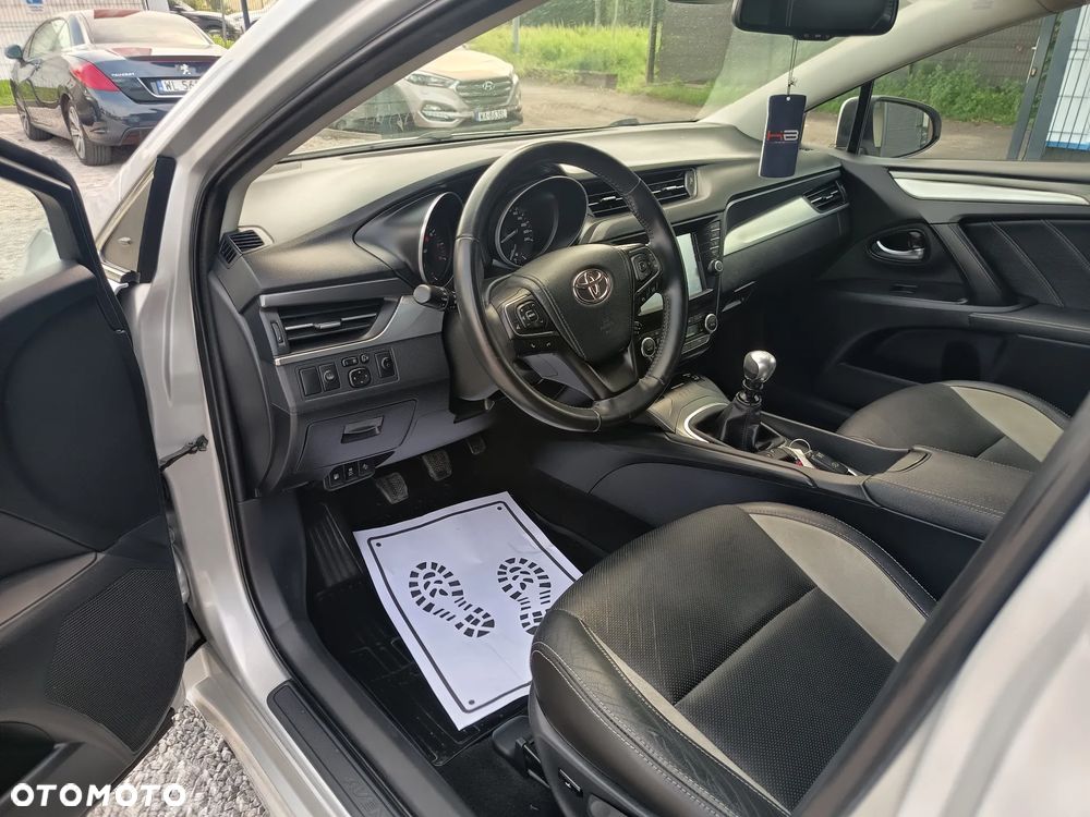 Toyota Avensis 1.8 Premium - 16