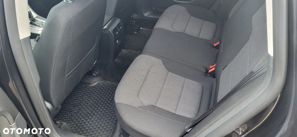 Volkswagen Passat - 26