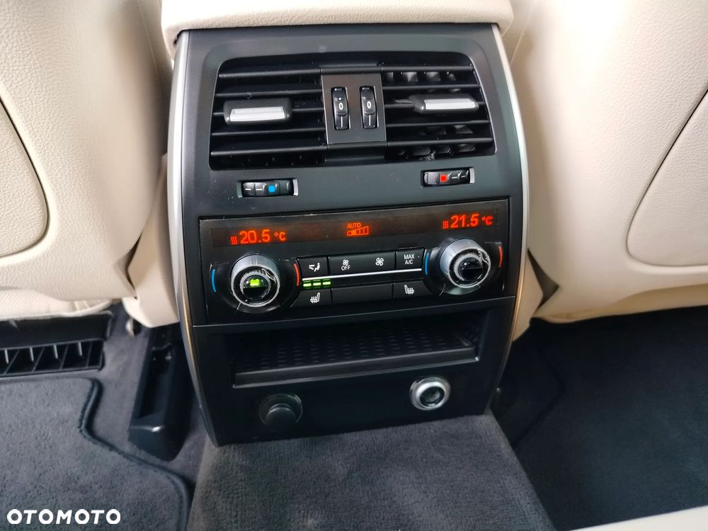 BMW Seria 5 535d xDrive Luxury Line - 26