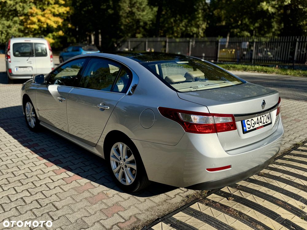Renault Latitude 2012 photo 4