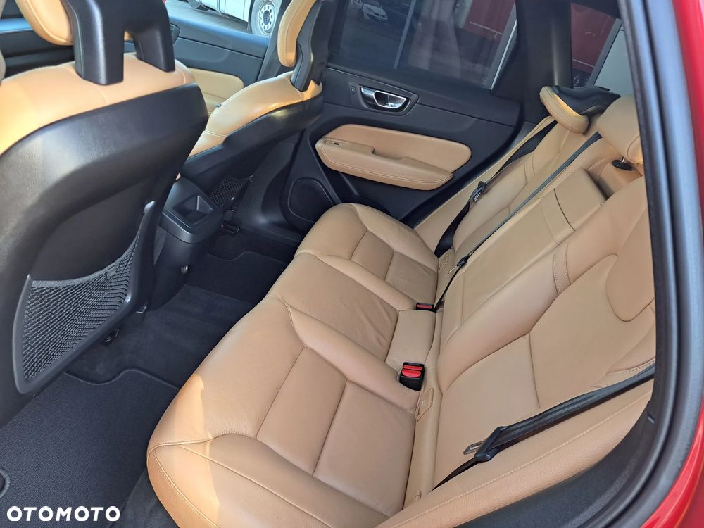 Volvo XC 60 T5 AWD Geartronic Momentum - 22