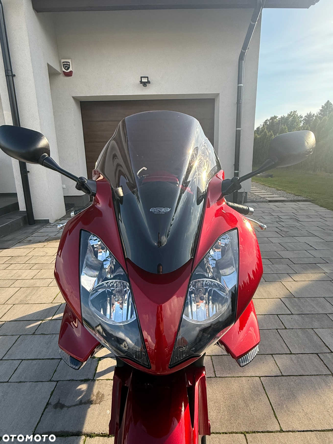 Honda VFR - 12