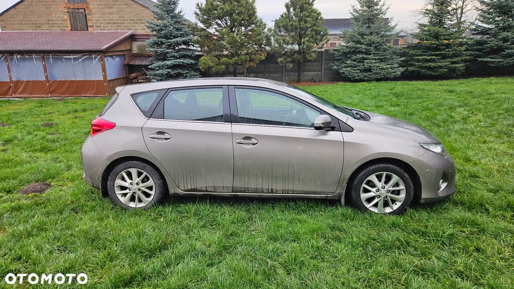 Toyota Auris 1.6 Premium Comfort - 3