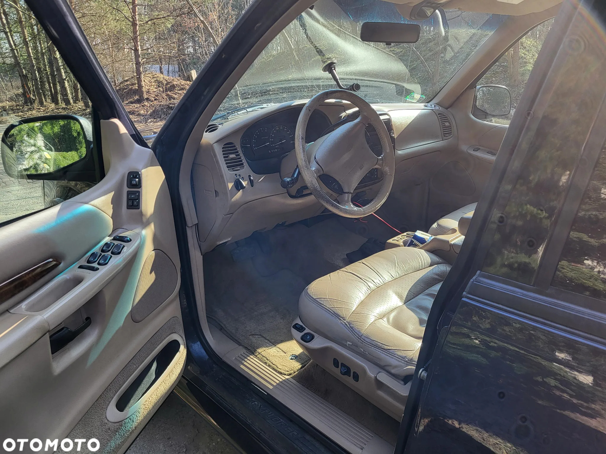 Ford Explorer 4.0 - 5