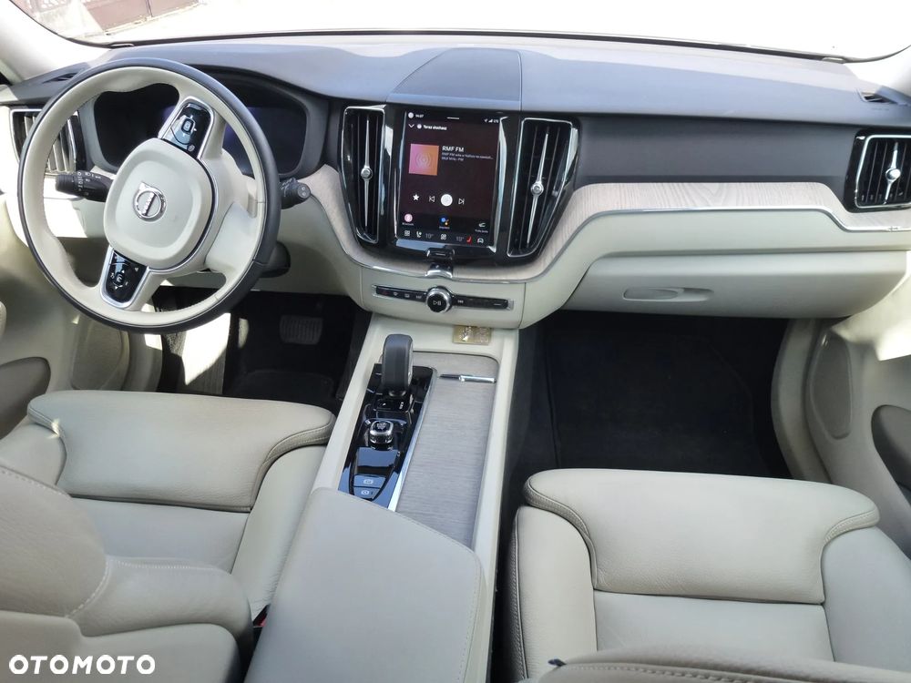 Volvo XC 60 B4 B Plus Bright - 16