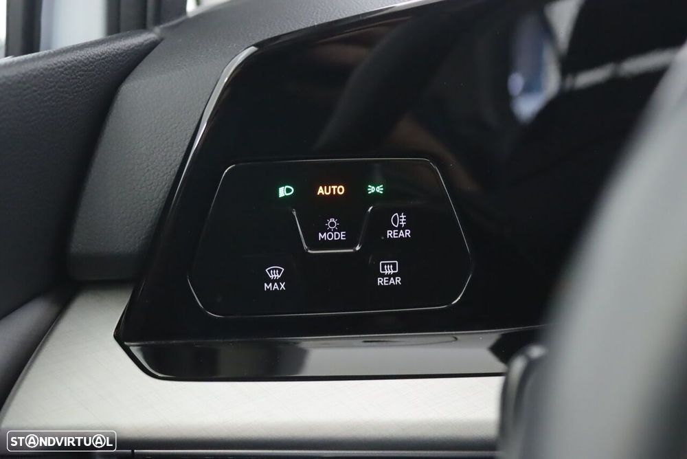 VW Golf 2.0 TDI Conceptline - 17