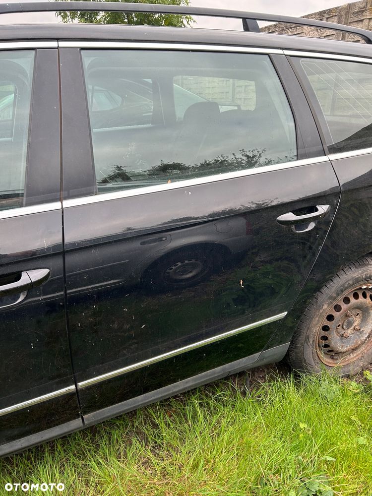 Drzwi lewe tylne kombi VW Passat B6 L041 - 2