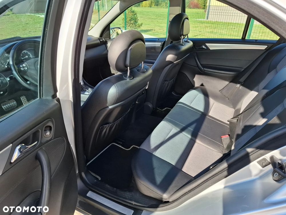 Mercedes-Benz Klasa C 180 Kompressor Automatik Elegance Sport Edition - 10