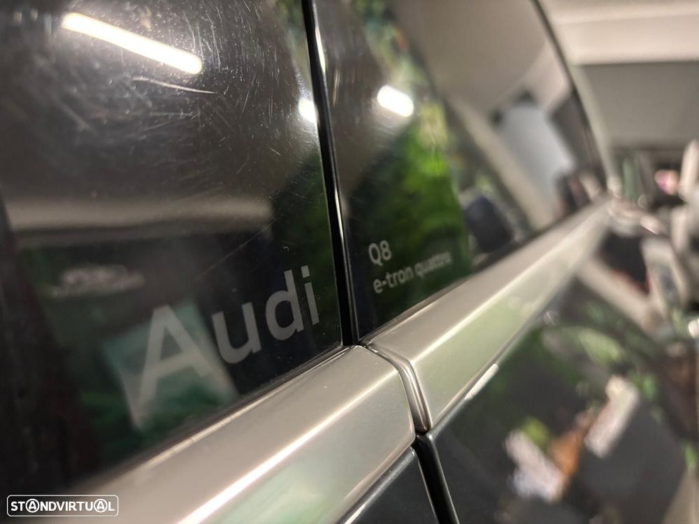 Audi Q8 e-Tron 55 quattro advanced - 17