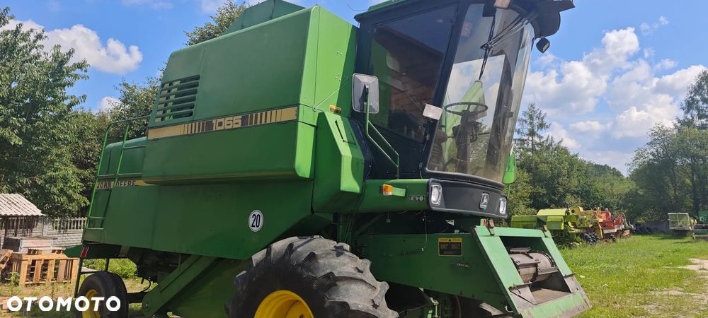 John Deere 1065