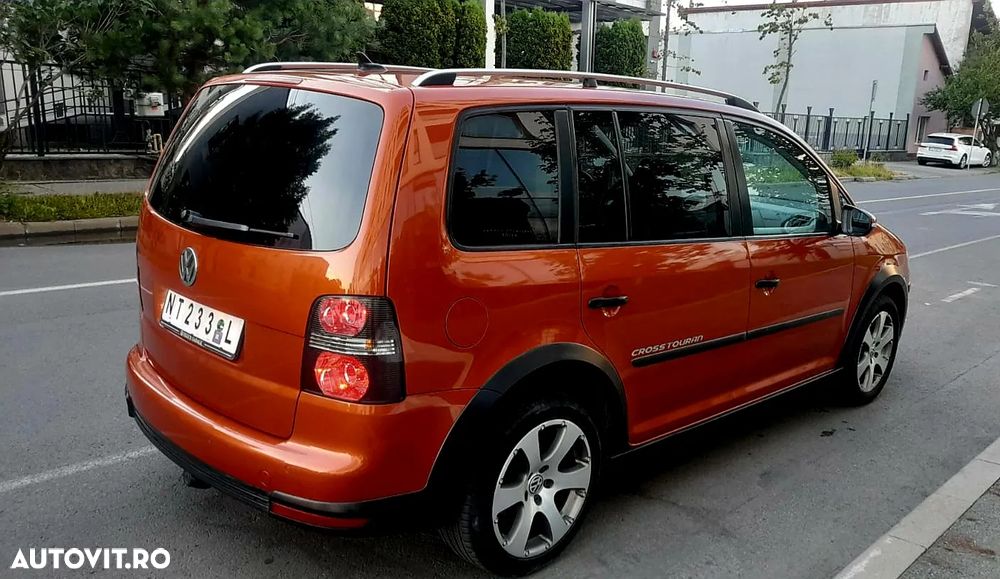 Volkswagen Touran Cross 1.4 TSI - 7