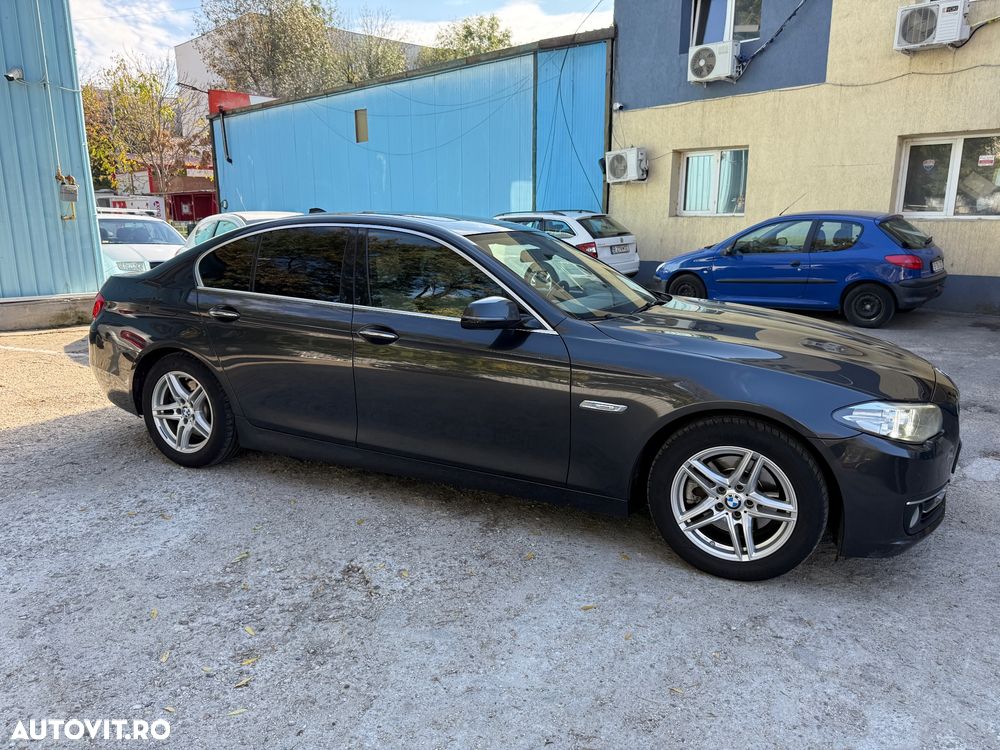 BMW Seria 5 520d Aut. Luxury Line - 2