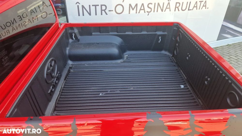 Toyota Hilux 2.8D 204CP 4x4 Double Cab AT Executive Color Edition - 19