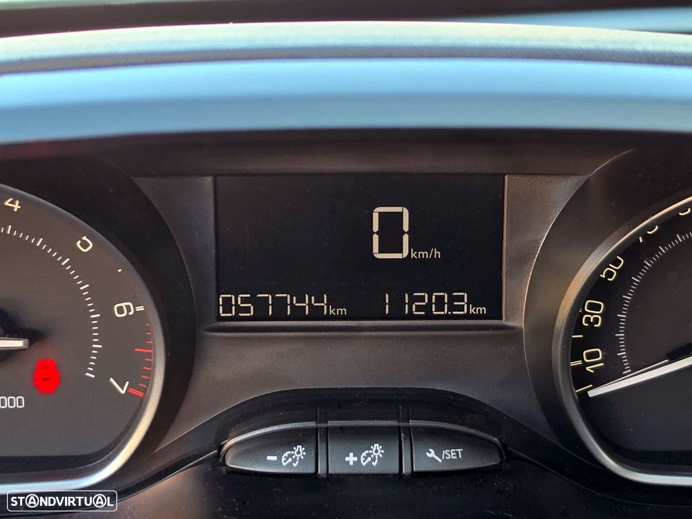 Peugeot 208 1.2 PureTech Style - 21