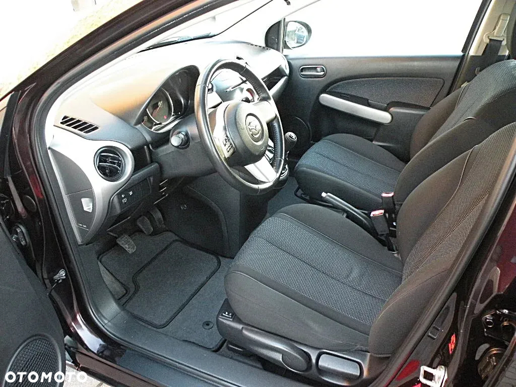 Mazda 2 1.3 Exclusive - 28