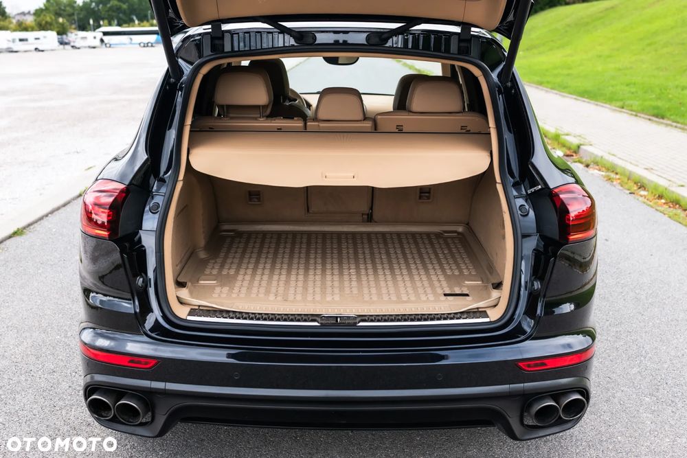 Porsche Cayenne S - 12