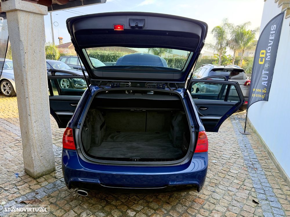 BMW 320 d Navigation Sport - 33