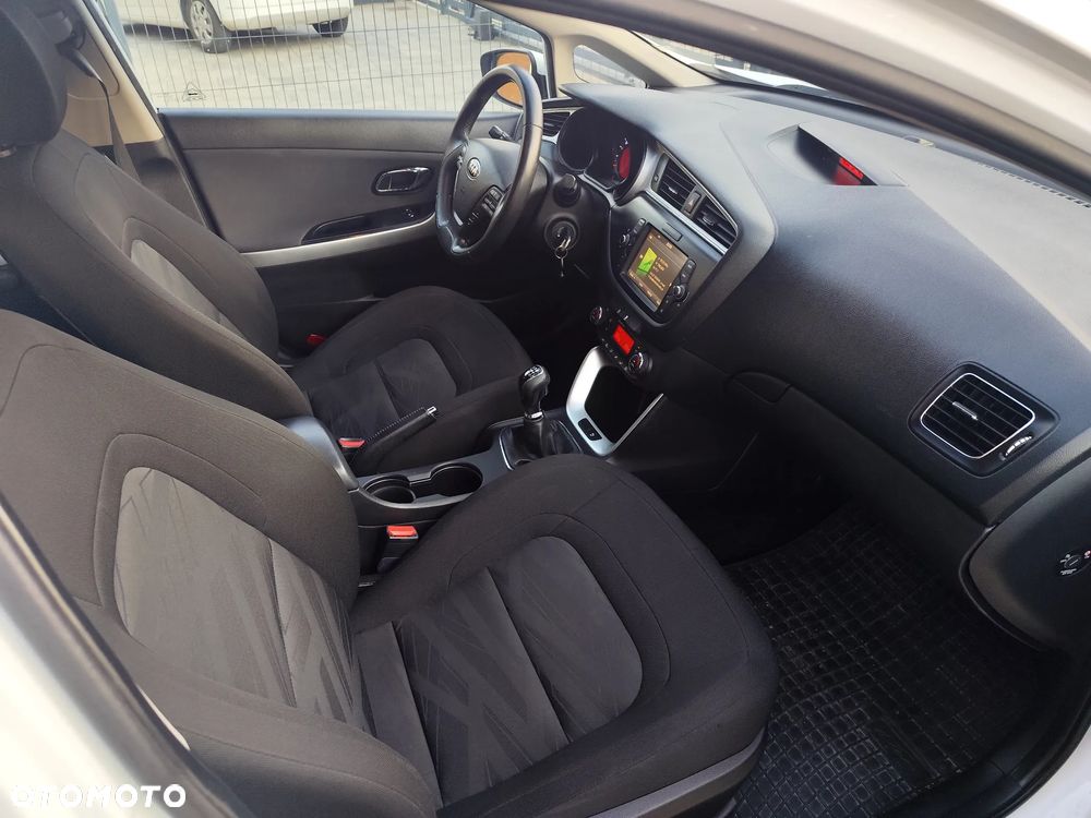 Kia Ceed 1.6 GDI Business Line - 12