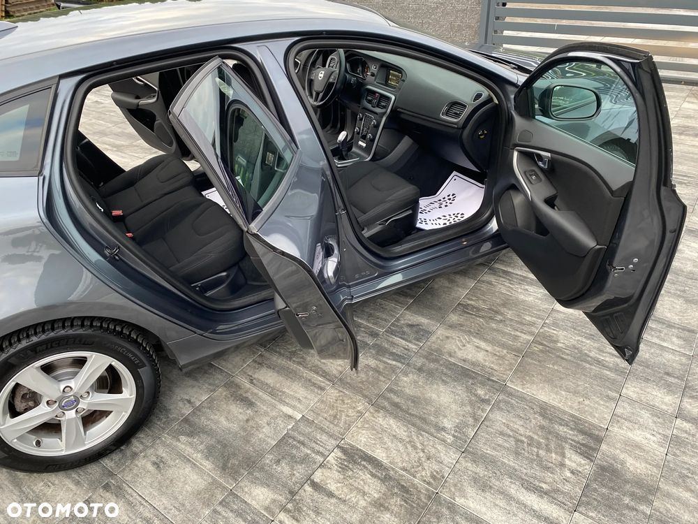 Volvo V40 T3 Momentum - 6